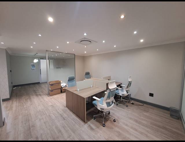 140M² OFFICE TO LET IN DUNKELD WEST